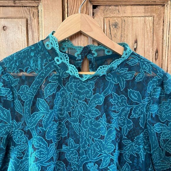 HD In Paris 6 Blouse Green Lace Peacock Floral Pattern Short Sleeve High Neck - Picture 2 of 8